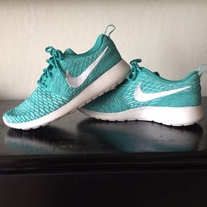 knitted nike shoes